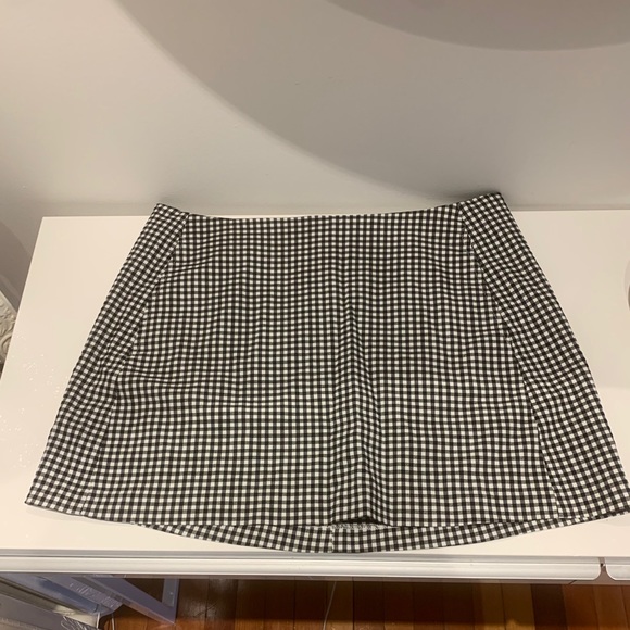 Urban Outfitters black and white plaid skirt - Picture 3 of 3